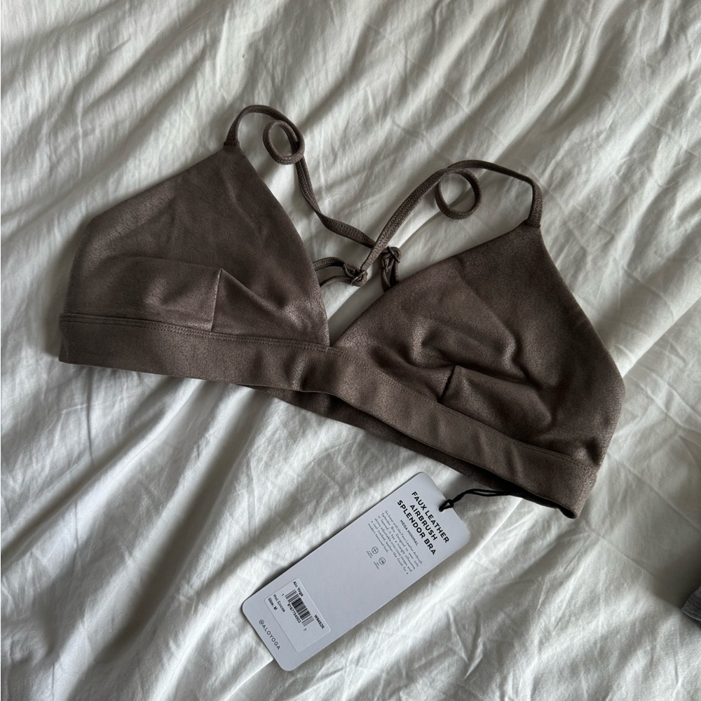 Alo Yoga sports bra